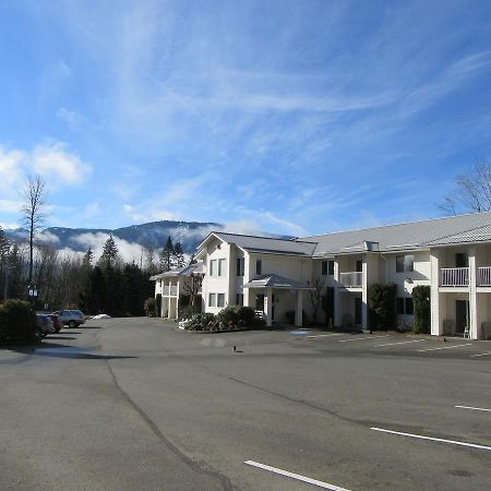 Lake Cowichan Lodge Extérieur photo