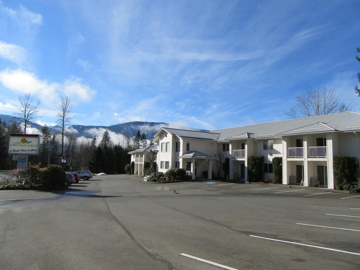 Lake Cowichan Lodge Extérieur photo